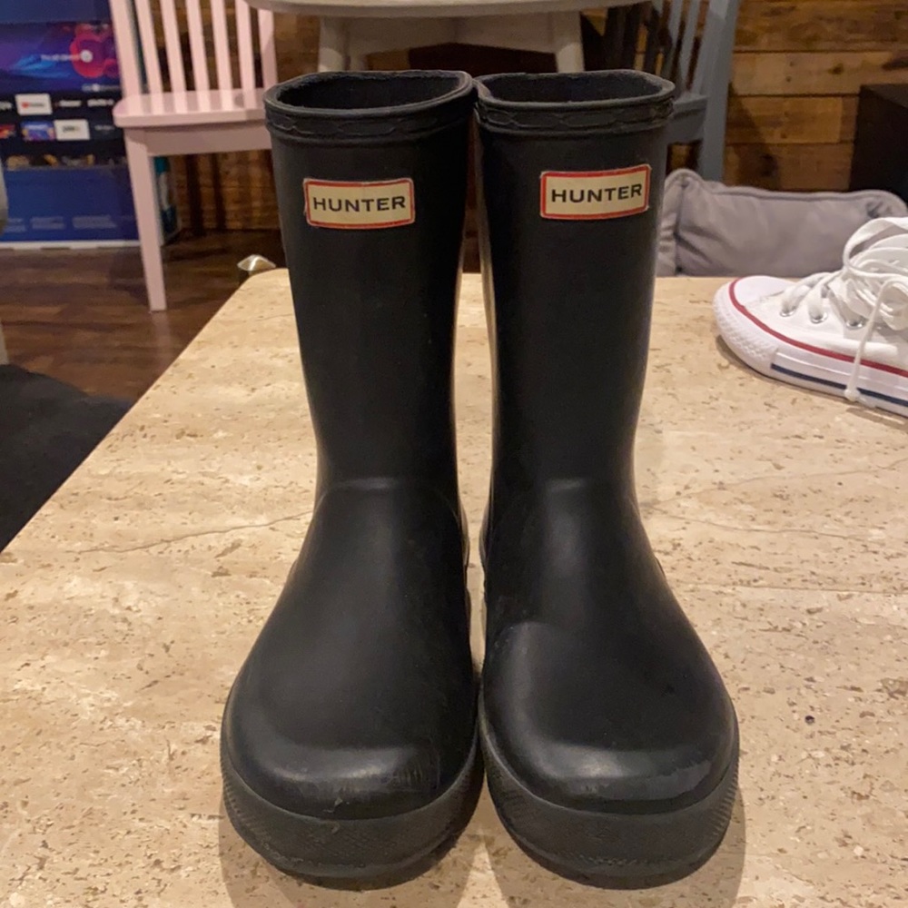 Black hunter boots